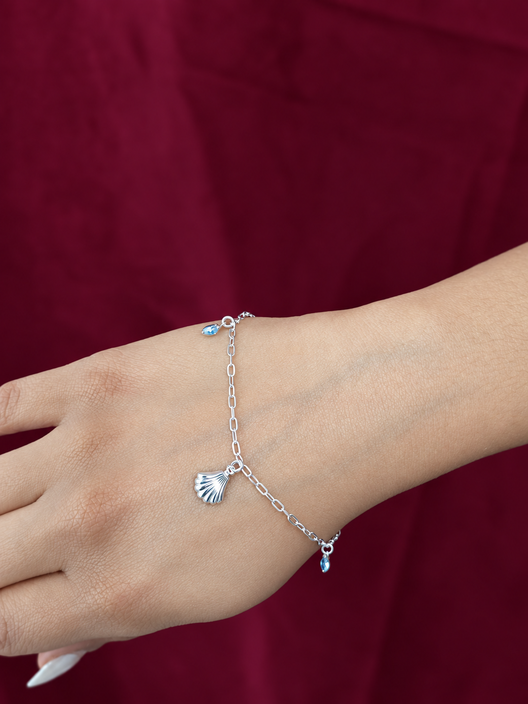 Pulseira Concha com Corações Azuis
